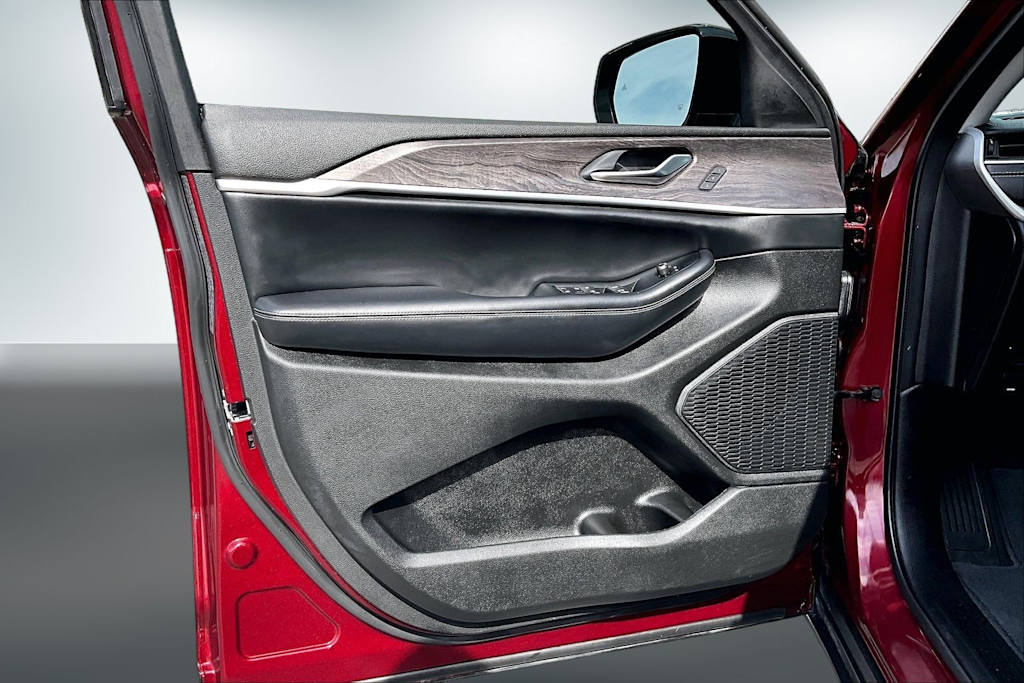 Thumbnail: 2023 Jeep Grand Cherokee - 27