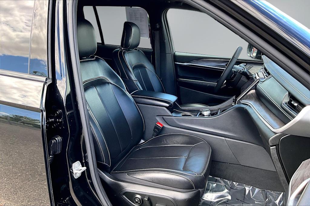 Thumbnail: 2024 Jeep Grand Cherokee - 10