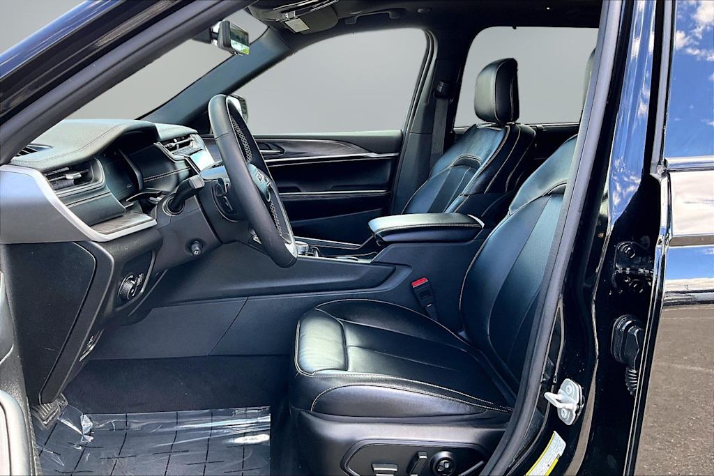 Thumbnail: 2024 Jeep Grand Cherokee - 9