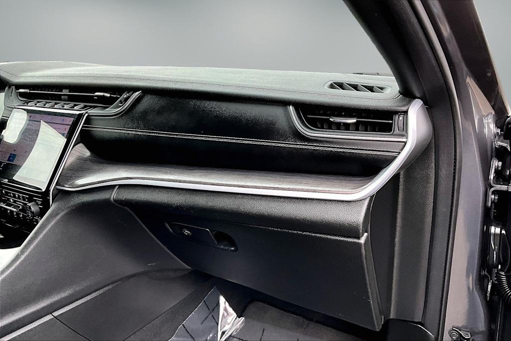 Thumbnail: 2024 Jeep Grand Cherokee - 23