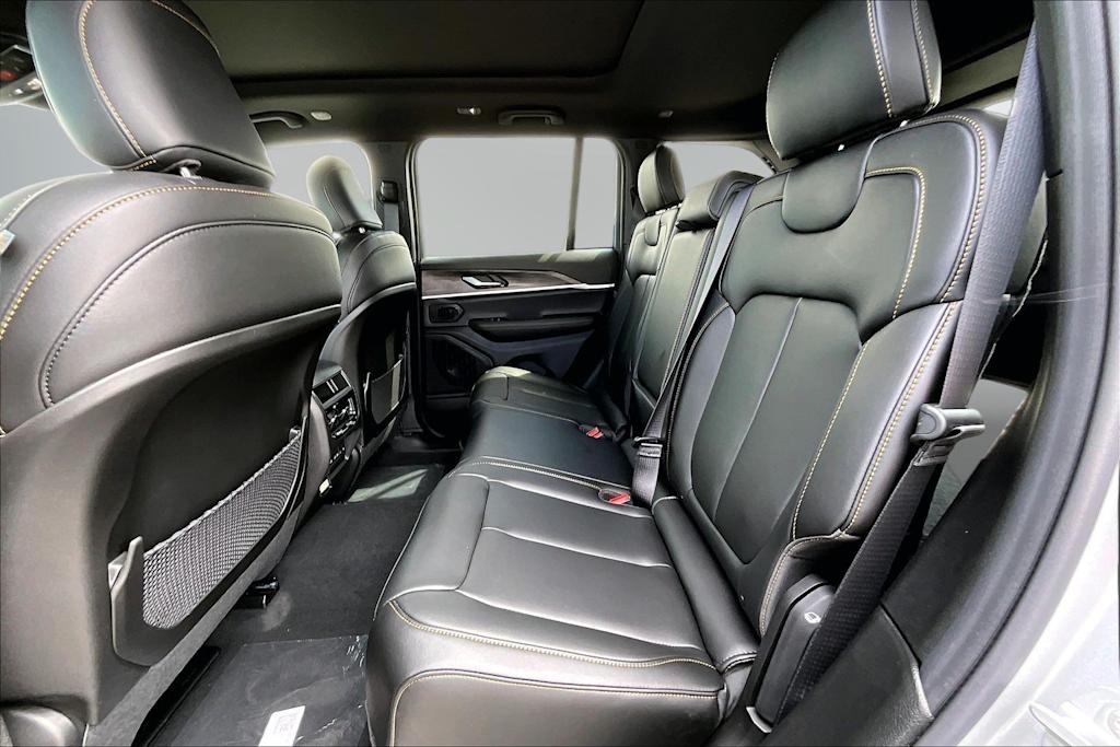 Thumbnail: 2026 Jeep Grand Cherokee - 21