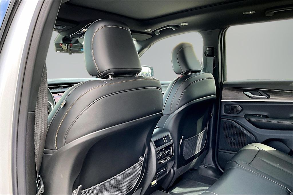 Thumbnail: 2026 Jeep Grand Cherokee - 13