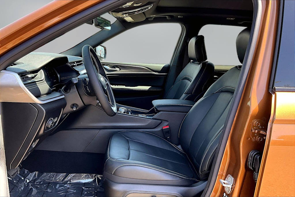 Thumbnail: 2026 Jeep Grand Cherokee - 11
