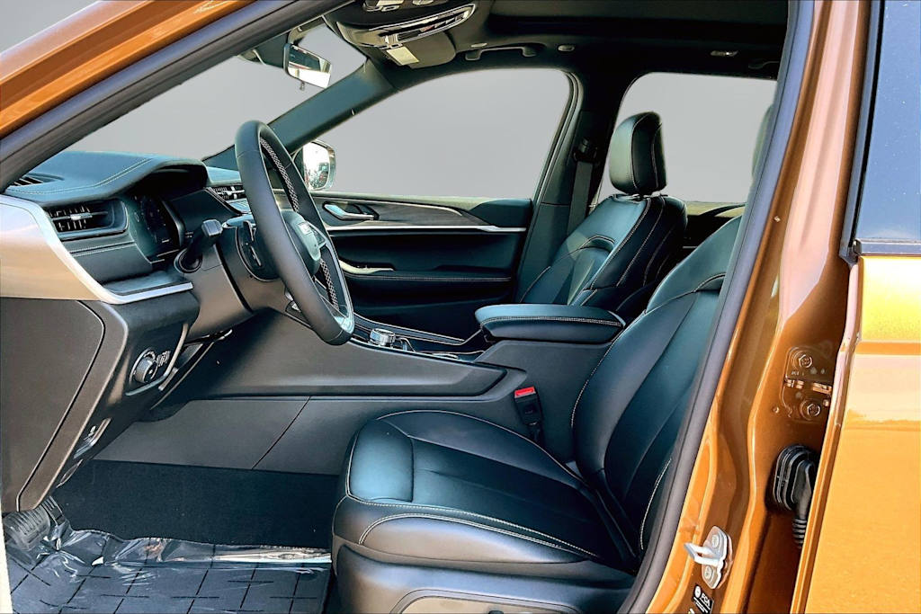 Thumbnail: 2026 Jeep Grand Cherokee - 11