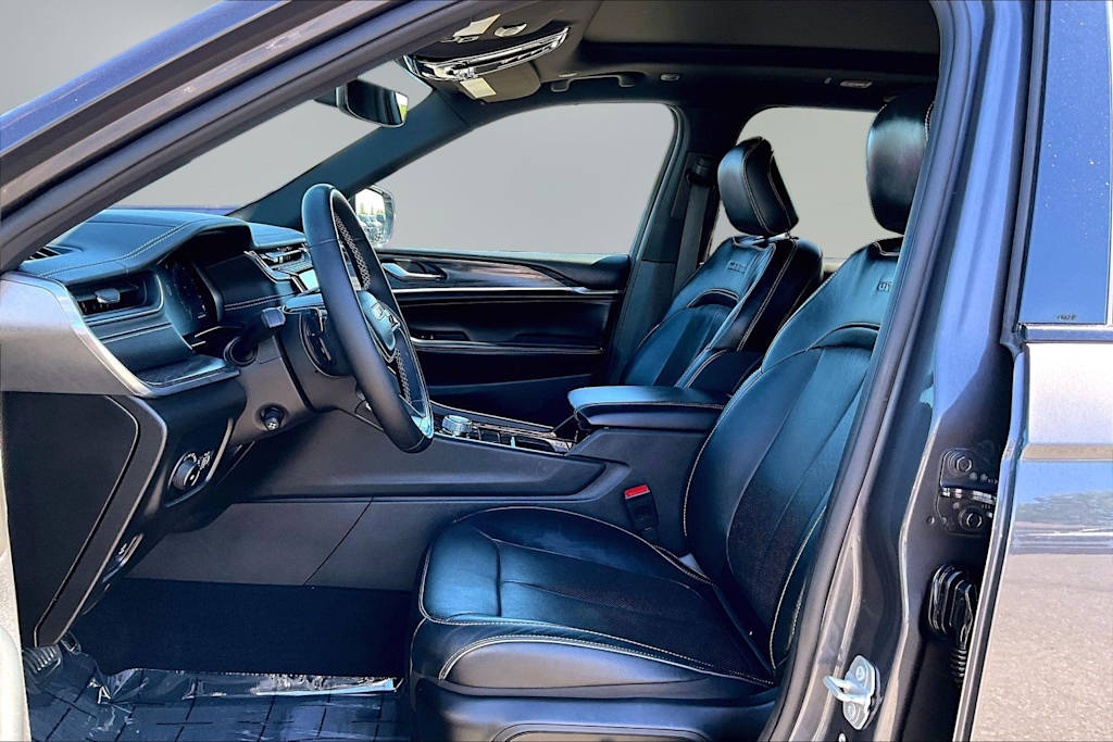 Thumbnail: 2024 Jeep Grand Cherokee - 11