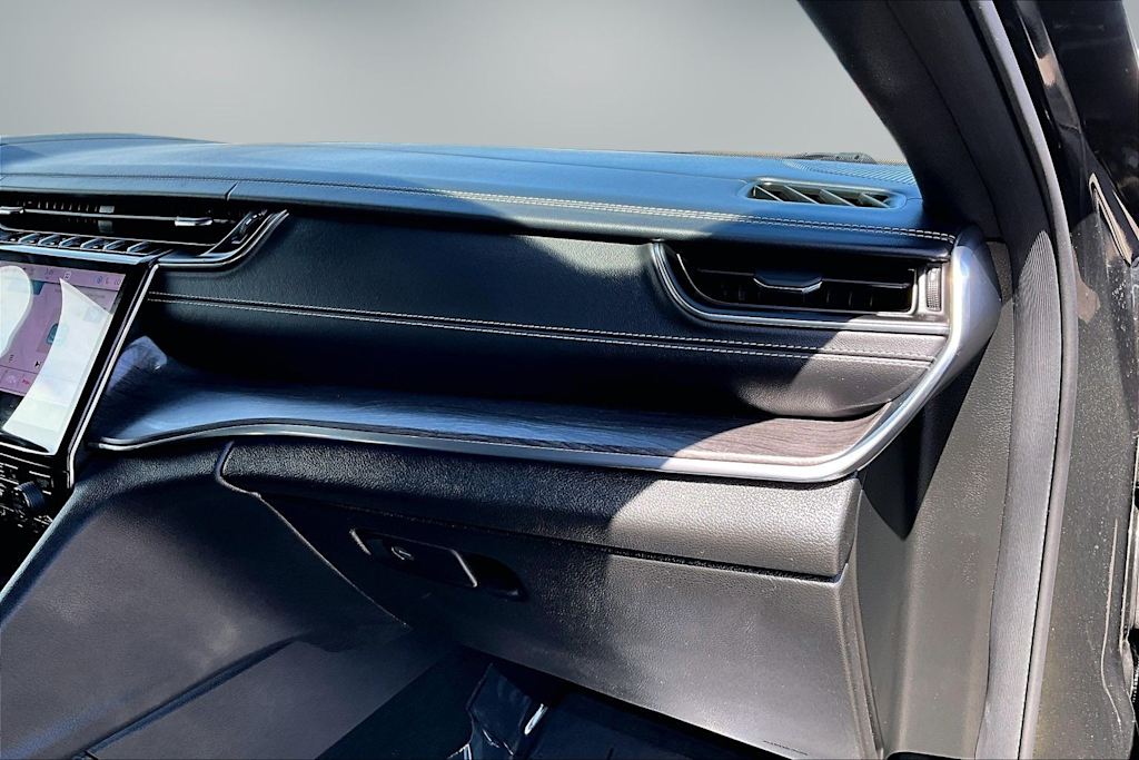 Thumbnail: 2024 Jeep Grand Cherokee - 24