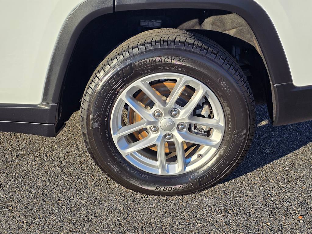 2021 Jeep Grand Cherokee L Laredo 8