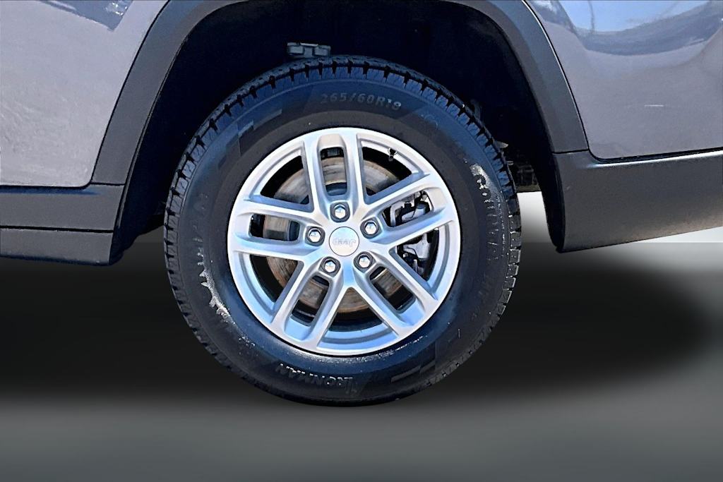 Thumbnail: 2024 Jeep Grand Cherokee L - 33