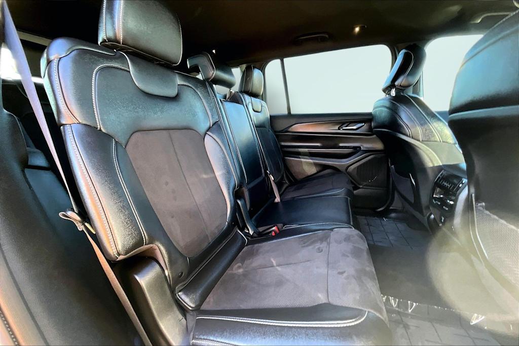 Thumbnail: 2024 Jeep Grand Cherokee L - 30