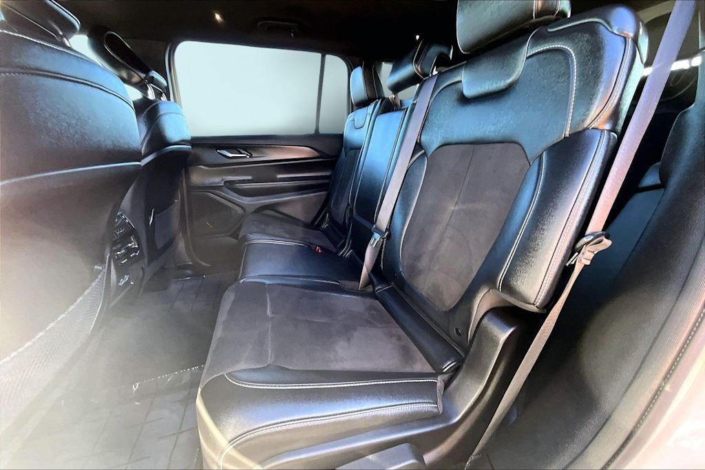 Thumbnail: 2024 Jeep Grand Cherokee L - 29