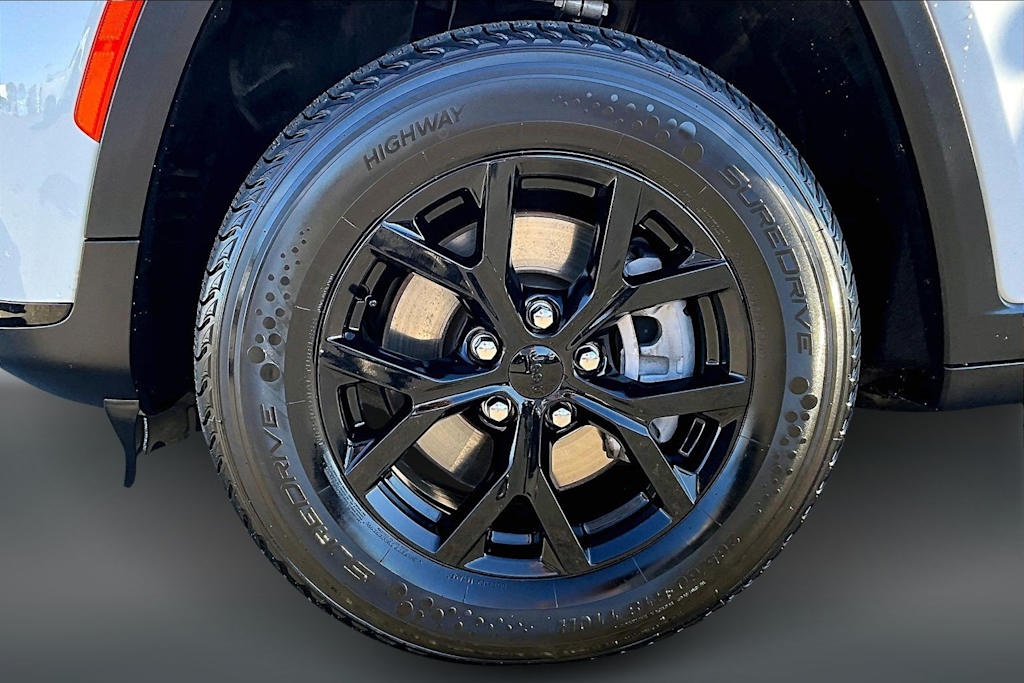 Thumbnail: 2024 Jeep Grand Cherokee L - 8