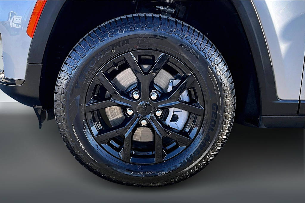 Thumbnail: 2024 Jeep Grand Cherokee L - 8