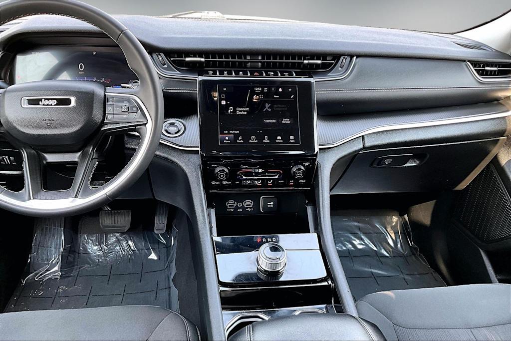 Thumbnail: 2023 Jeep Grand Cherokee L - 15