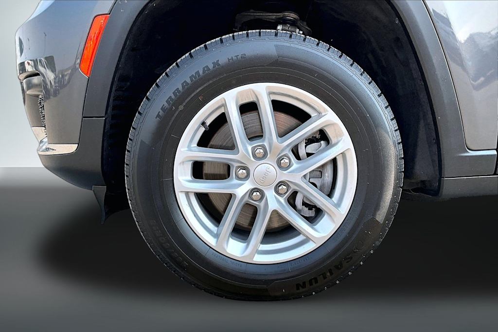 Thumbnail: 2023 Jeep Grand Cherokee L - 8