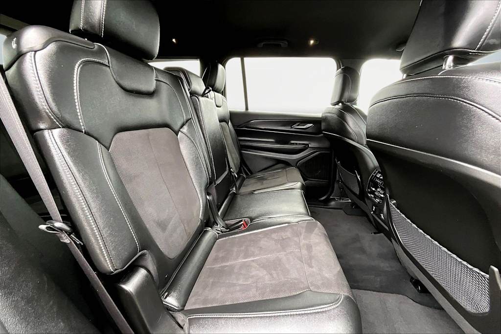 Thumbnail: 2024 Jeep Grand Cherokee L - 30