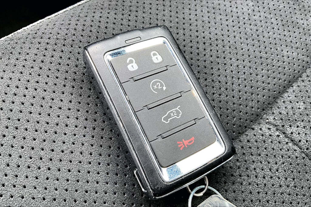 Thumbnail: 2024 Jeep Grand Cherokee L - 20