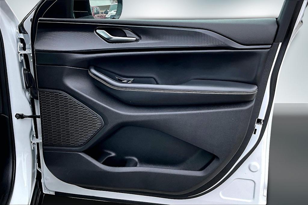 Thumbnail: 2024 Jeep Grand Cherokee L - 28