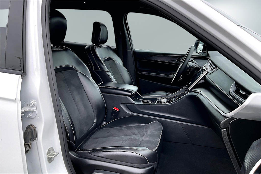 Thumbnail: 2024 Jeep Grand Cherokee L - 12