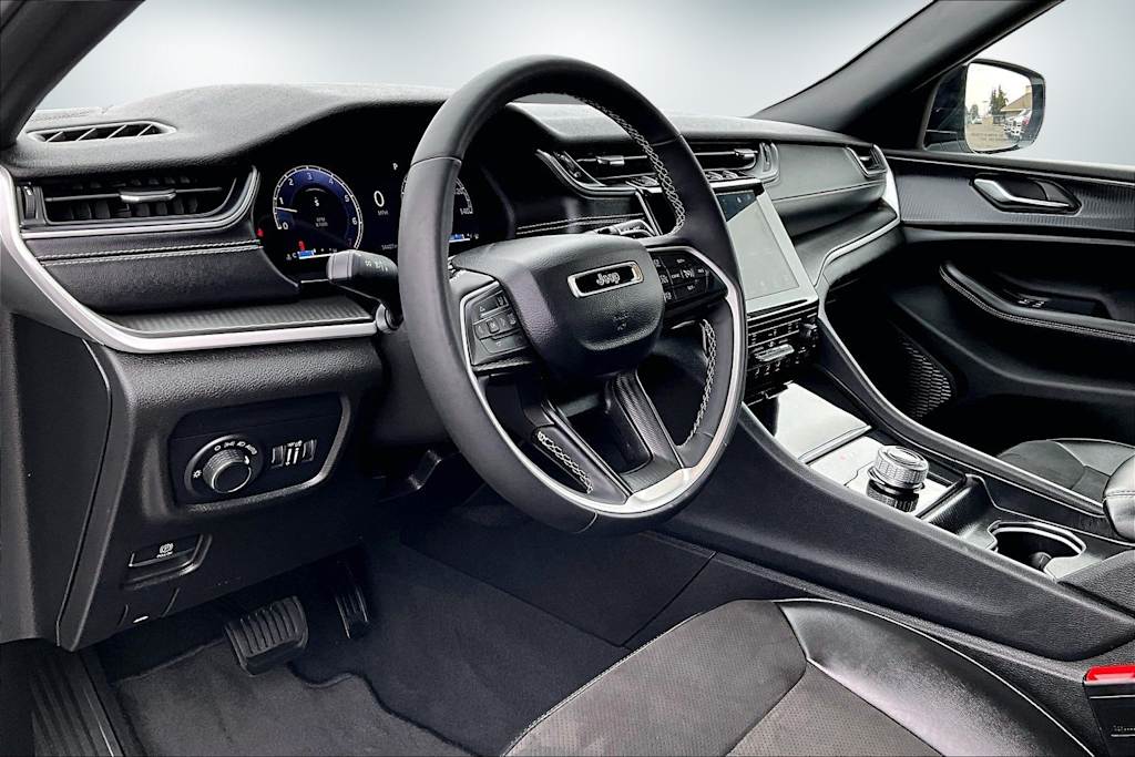 Thumbnail: 2024 Jeep Grand Cherokee L - 2