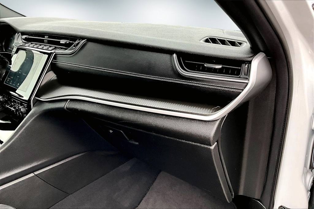 Thumbnail: 2024 Jeep Grand Cherokee L - 24