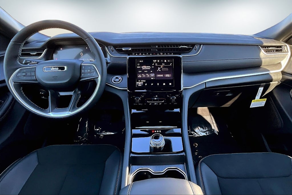 Thumbnail: 2025 Jeep Grand Cherokee L - 9