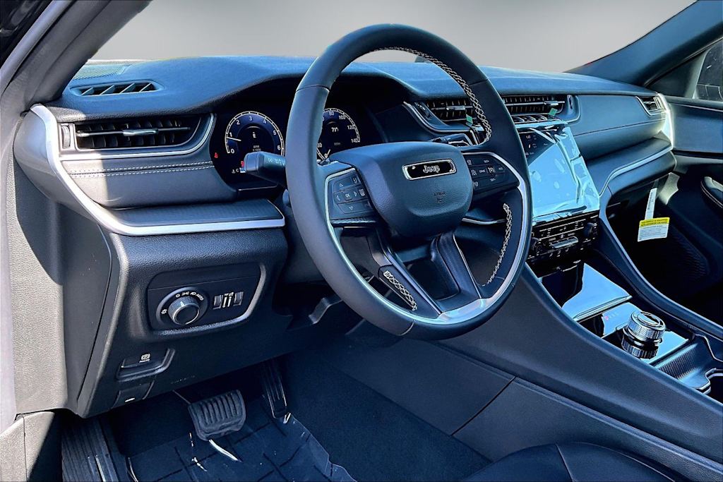 Thumbnail: 2026 Jeep Grand Cherokee L - 2