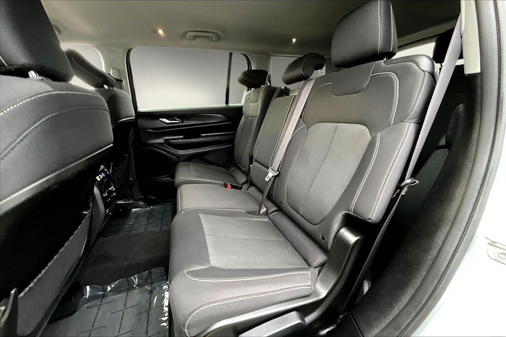 Thumbnail: 2023 Jeep Grand Cherokee L - 29