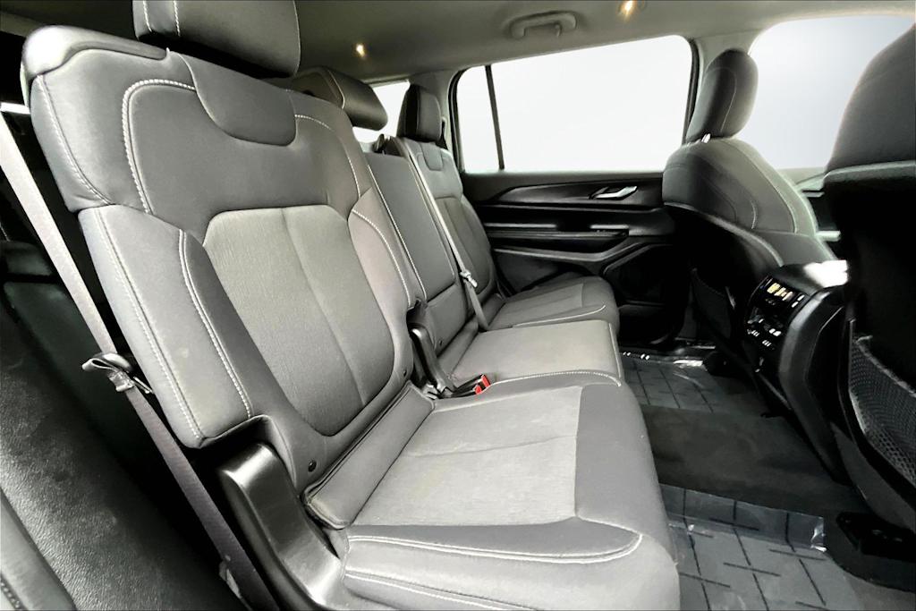 Thumbnail: 2023 Jeep Grand Cherokee L - 30