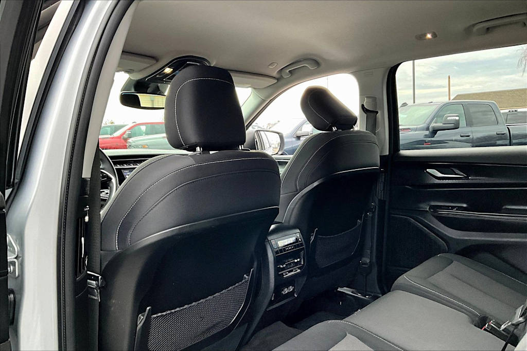 Thumbnail: 2023 Jeep Grand Cherokee L - 13