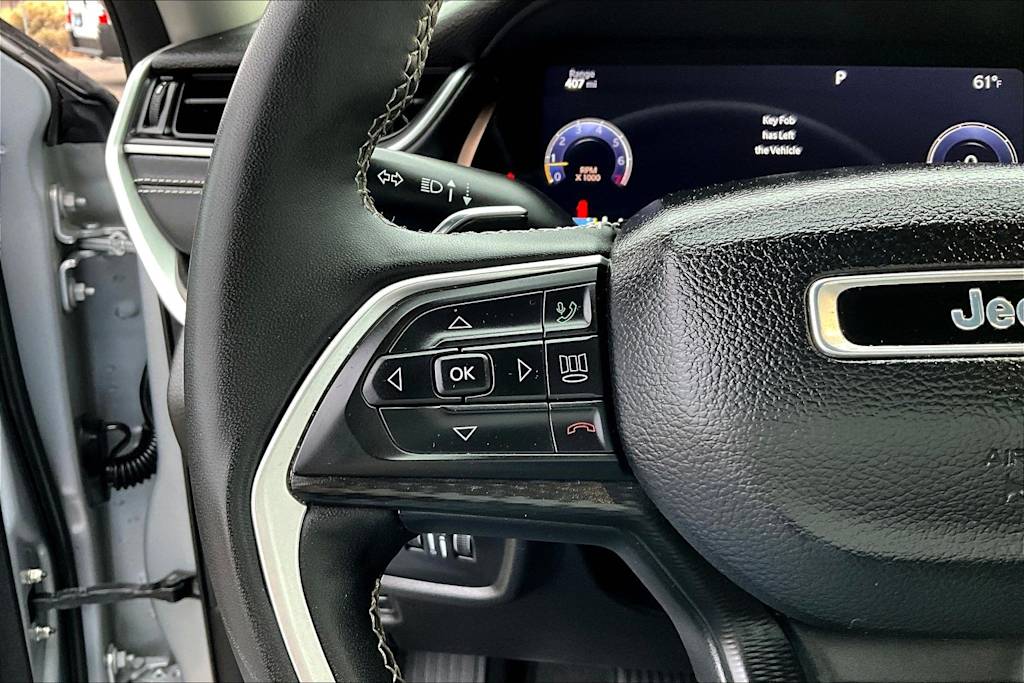 Thumbnail: 2023 Jeep Grand Cherokee L - 24