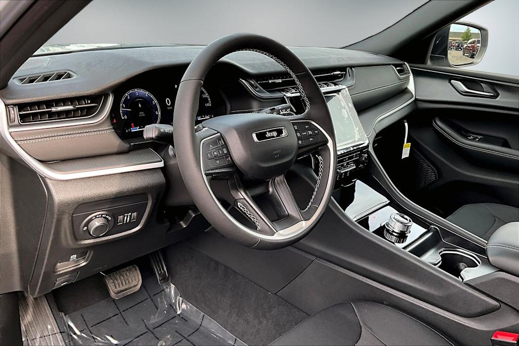 Thumbnail: 2026 Jeep Grand Cherokee L - 2