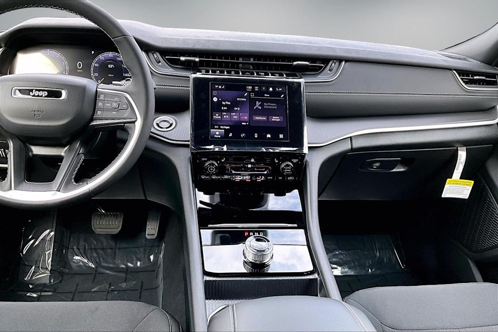 Thumbnail: 2026 Jeep Grand Cherokee L - 15