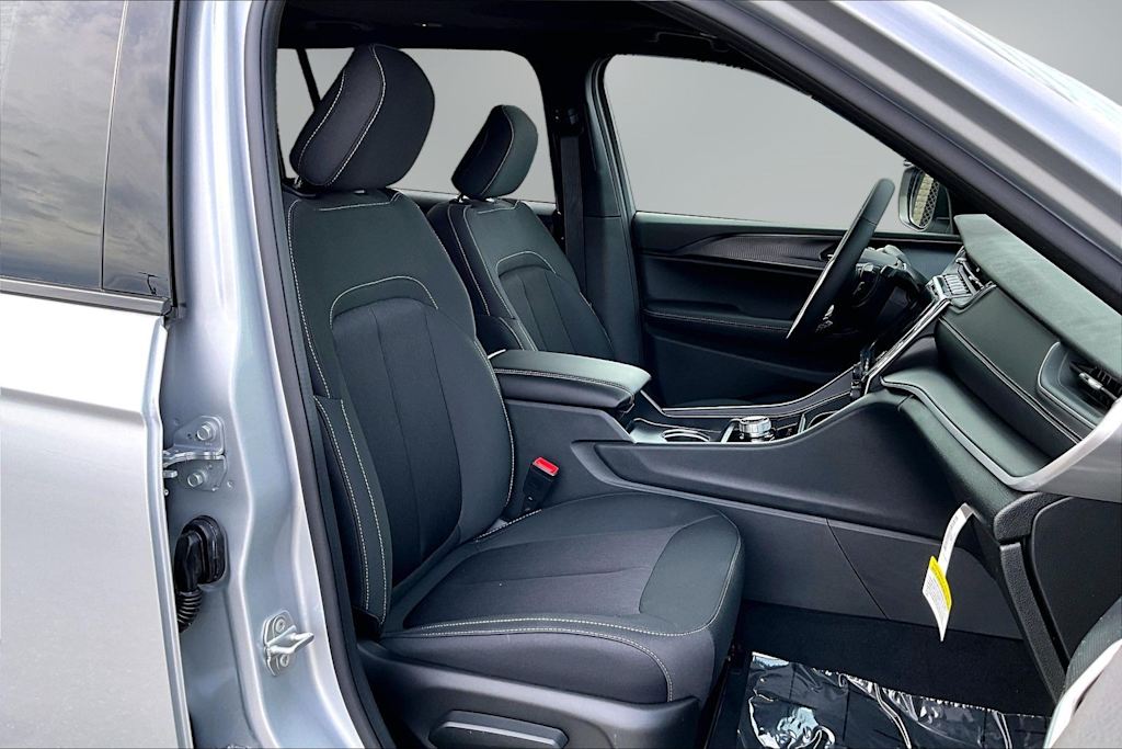 Thumbnail: 2026 Jeep Grand Cherokee L - 12