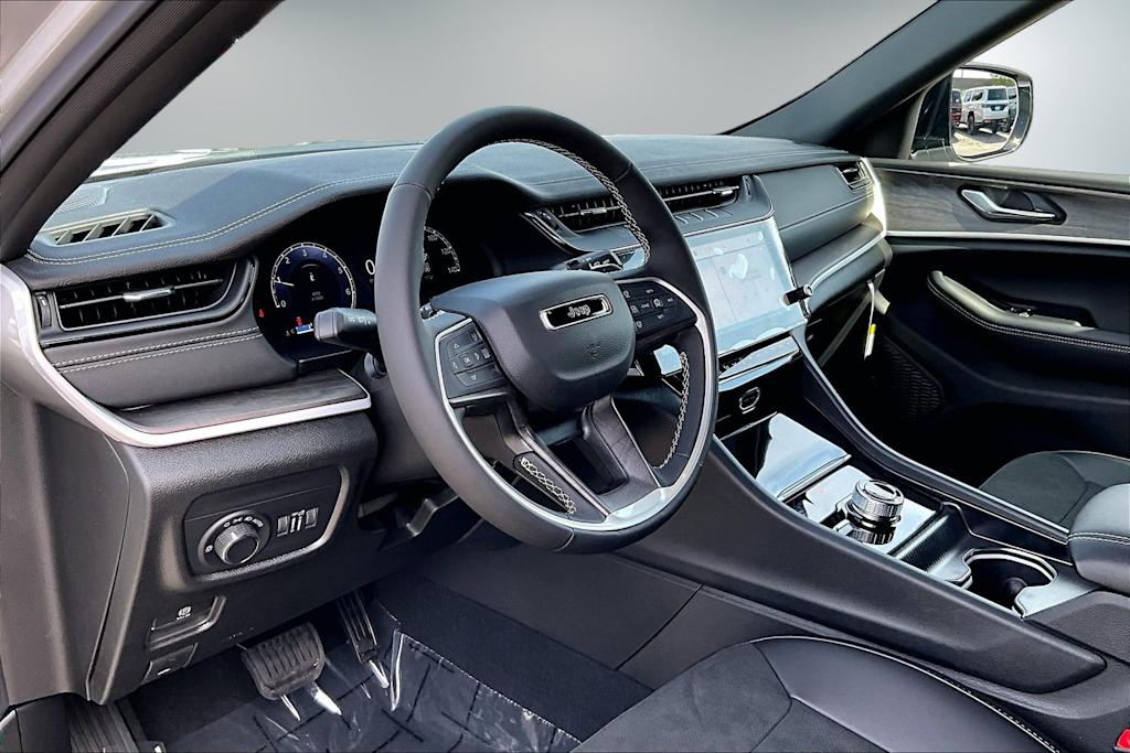 Thumbnail: 2026 Jeep Grand Cherokee L - 2