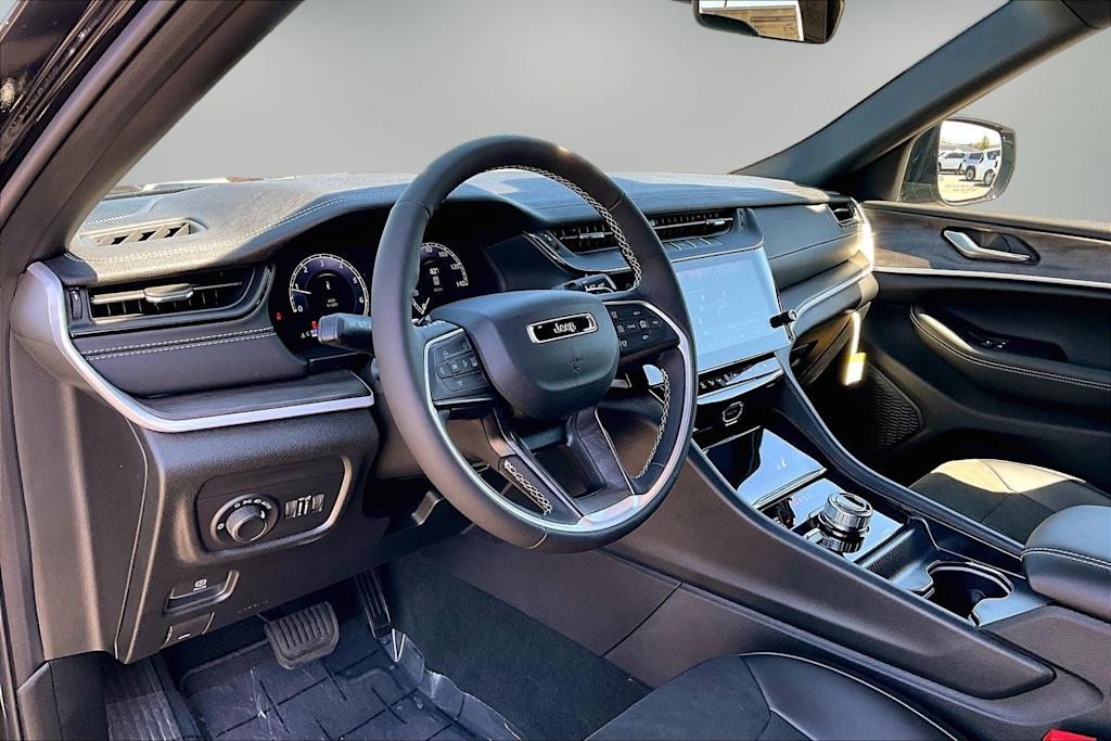 Thumbnail: 2026 Jeep Grand Cherokee L - 2