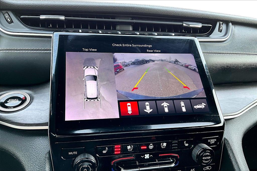 Thumbnail: 2024 Jeep Grand Cherokee L - 24