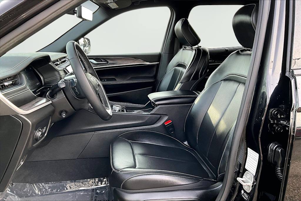 Thumbnail: 2024 Jeep Grand Cherokee L - 10