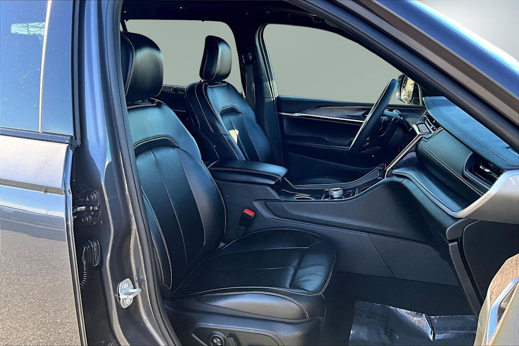 Thumbnail: 2024 Jeep Grand Cherokee L - 11