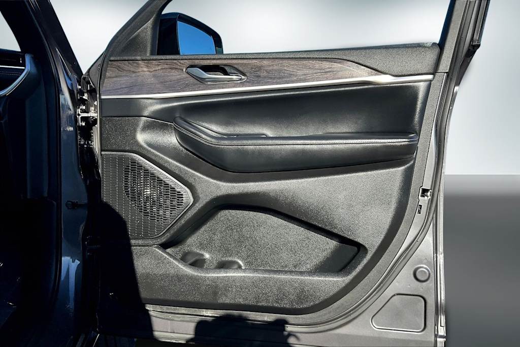 Thumbnail: 2024 Jeep Grand Cherokee L - 27