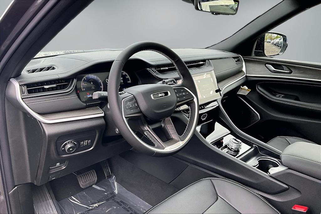 Thumbnail: 2026 Jeep Grand Cherokee L - 2