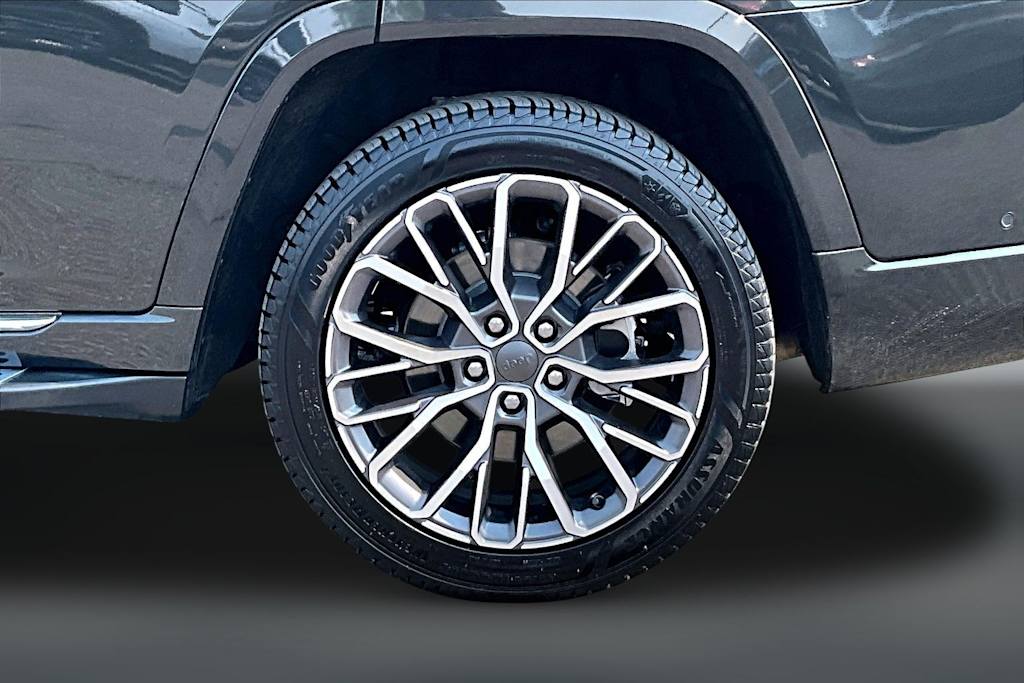 Thumbnail: 2023 Jeep Grand Cherokee L - 35