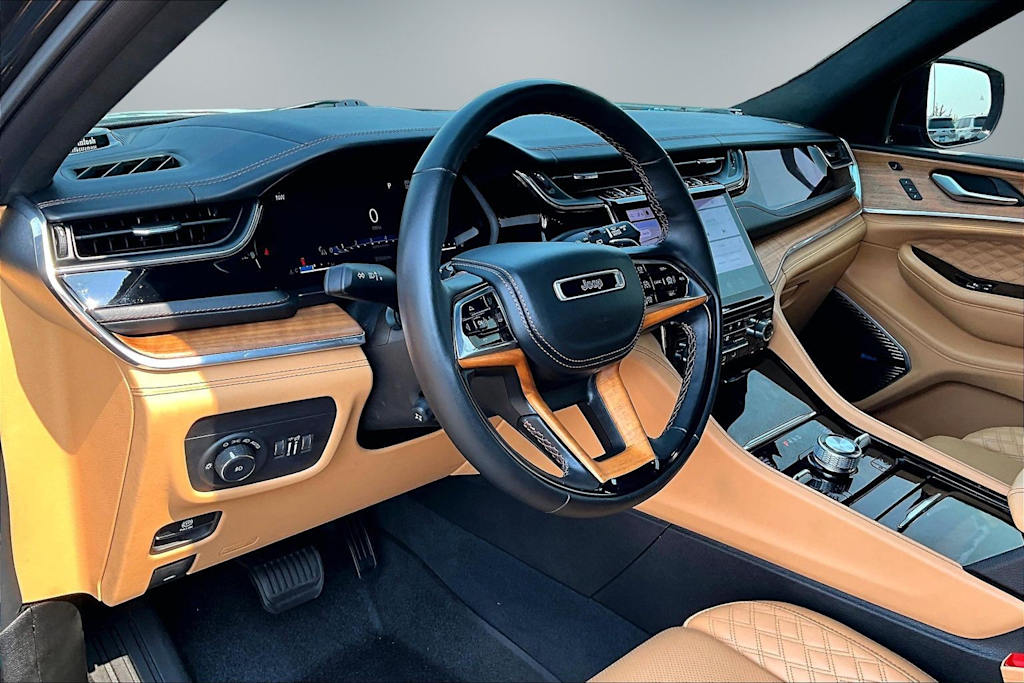 Thumbnail: 2023 Jeep Grand Cherokee L - 2