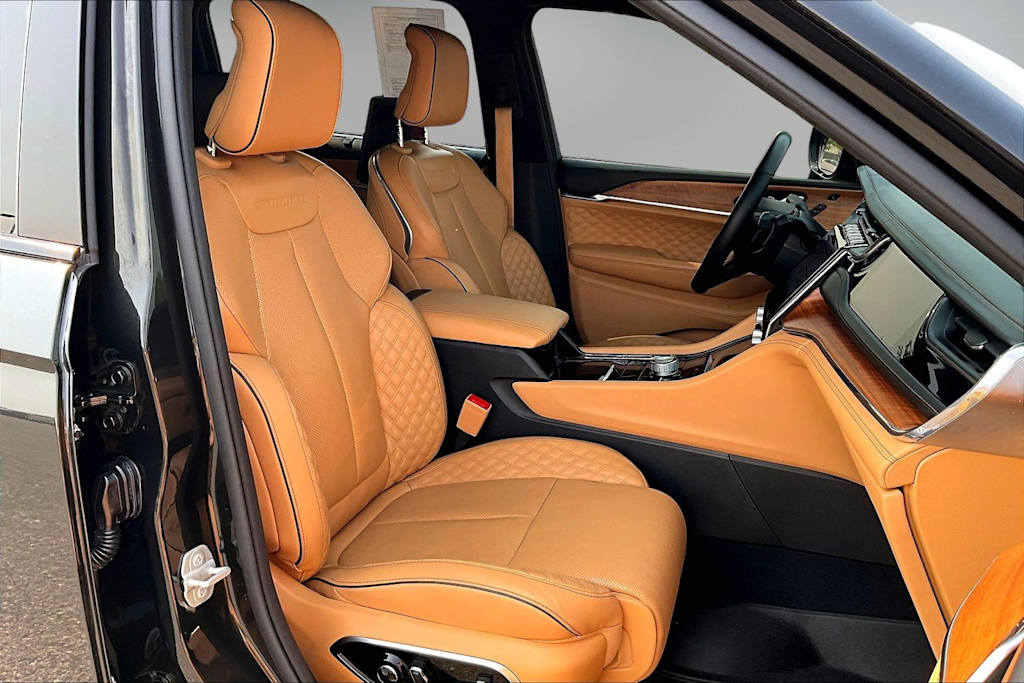Thumbnail: 2023 Jeep Grand Cherokee L - 12