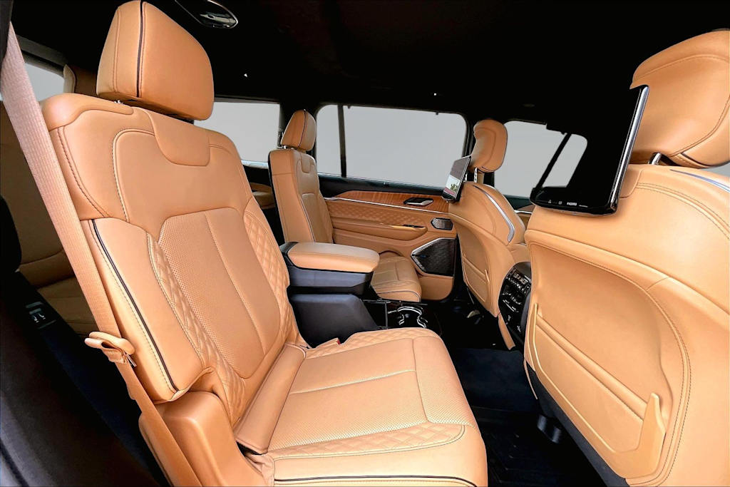 Thumbnail: 2023 Jeep Grand Cherokee L - 30