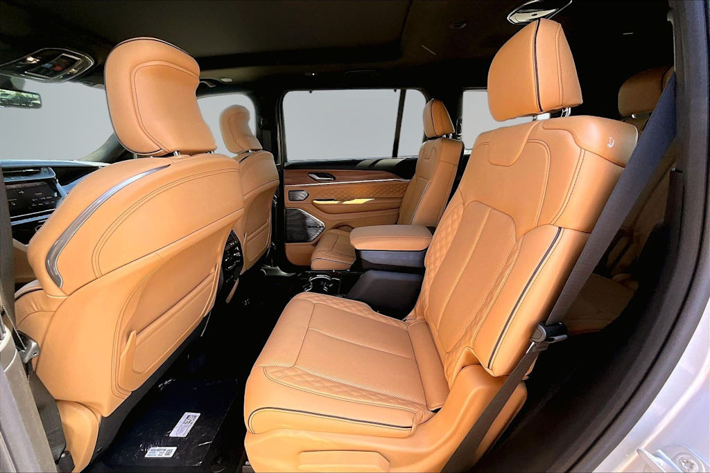 Thumbnail: 2026 Jeep Grand Cherokee L - 13