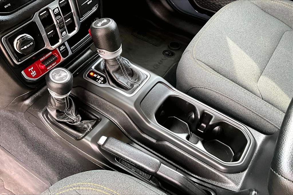 Thumbnail: 2024 Jeep Wrangler - 16