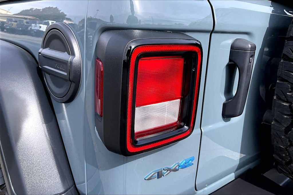 Thumbnail: 2024 Jeep Wrangler - 32