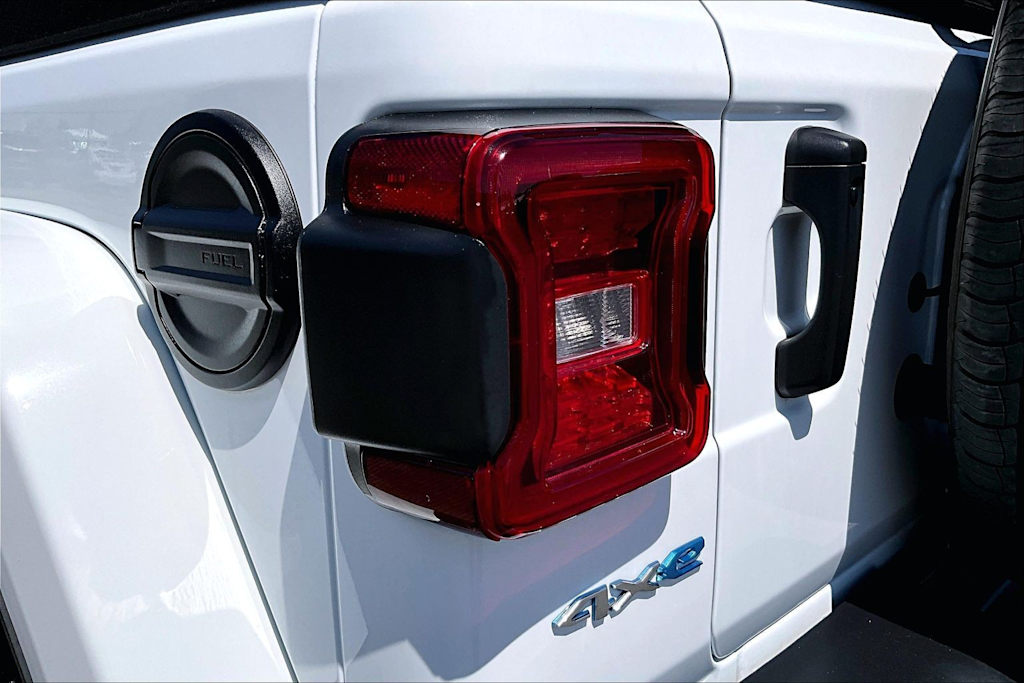 Thumbnail: 2024 Jeep Wrangler - 31