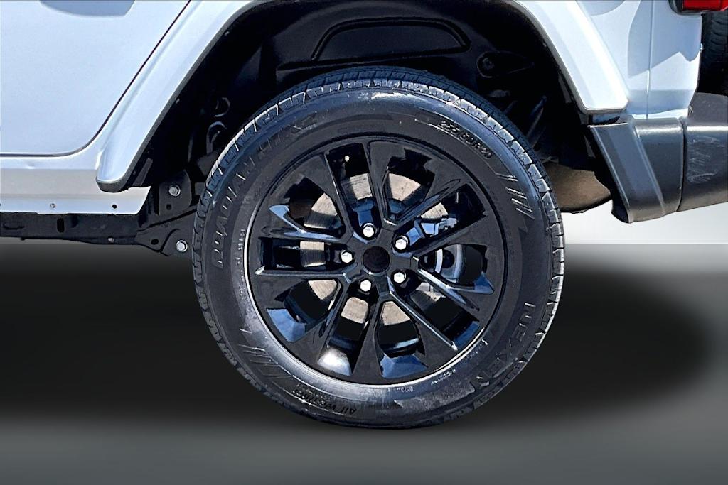 Thumbnail: 2024 Jeep Wrangler - 32