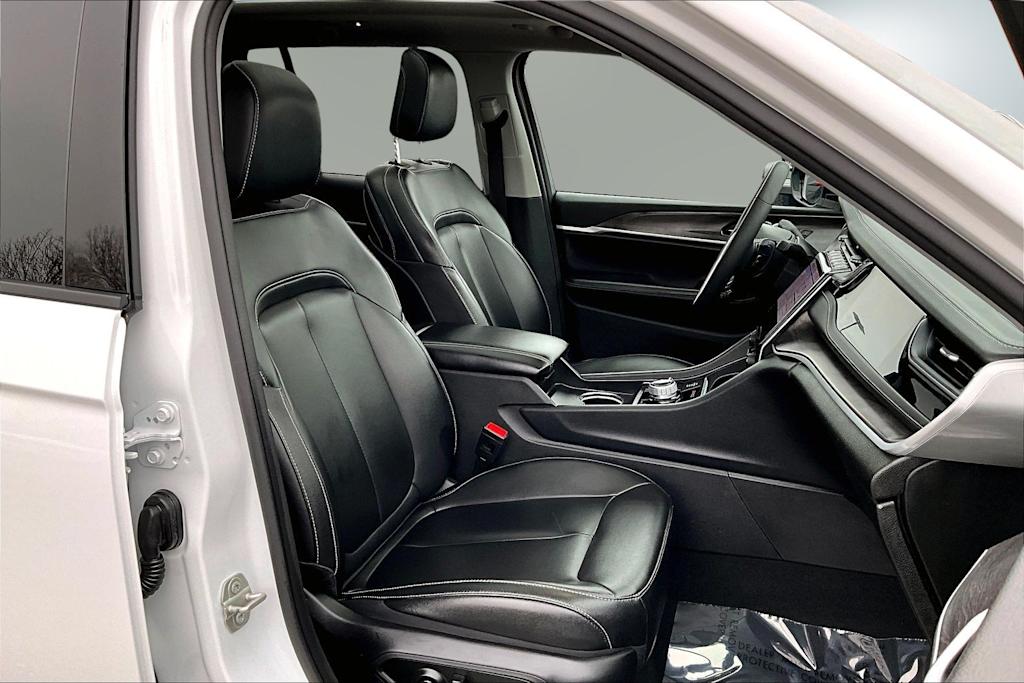 Thumbnail: 2024 Jeep Grand Cherokee - 12